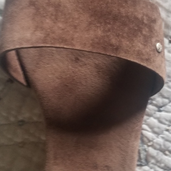 Ugg slips on comfy - Picture 5 of 11